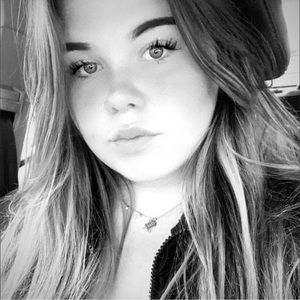 Meet your Posher, Cait